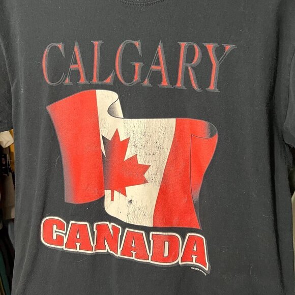 Calgary Canada Flag Graphic Tee Short Sleeve y2k T-Shirt Black Men's Size L - Picture 6 of 8